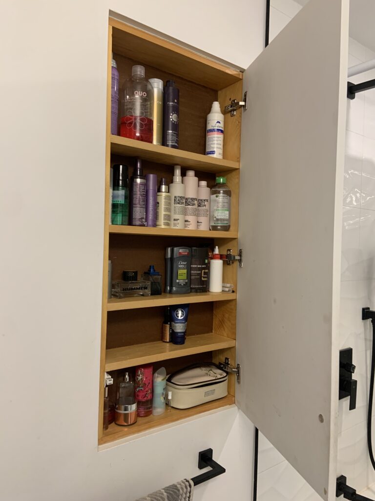 Bathroom Medicine Kustom Kris DIY / medicine